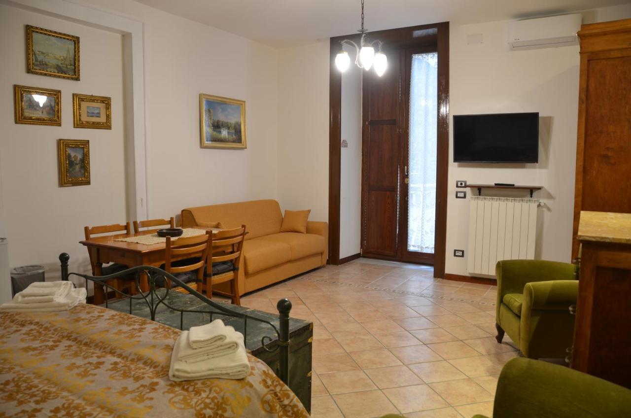 Casa Cesira Hotel Наполи Екстериор снимка
